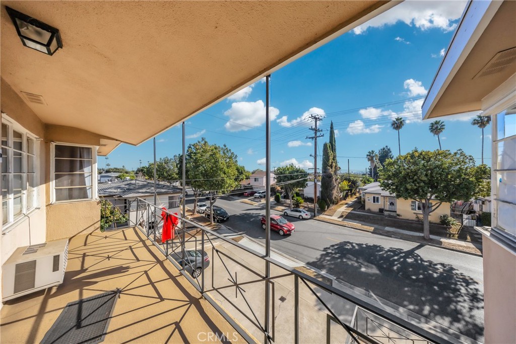 1515 W Commonwealth Avenue Property Photo 6