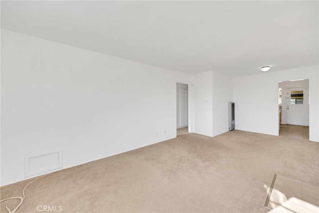 1515 W Commonwealth Avenue Property Photo 8