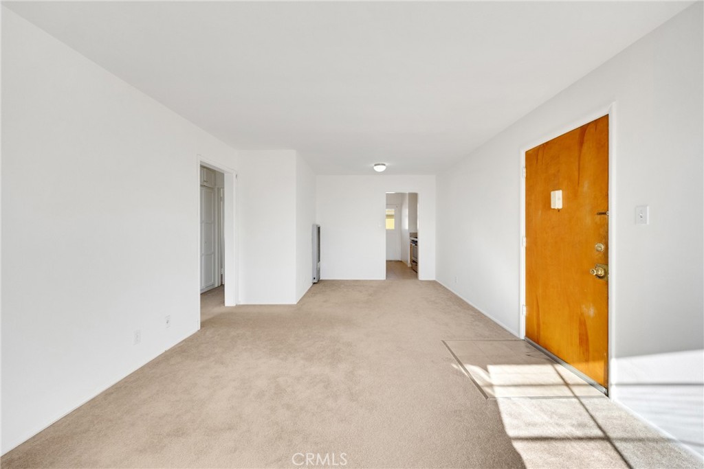 1515 W Commonwealth Avenue Property Photo 9