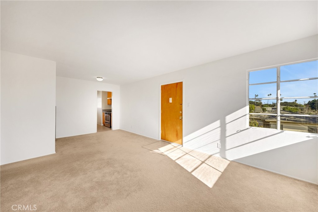 1515 W Commonwealth Avenue Property Photo 10