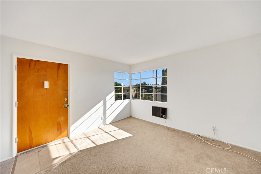 1515 W Commonwealth Avenue Property Photo 11