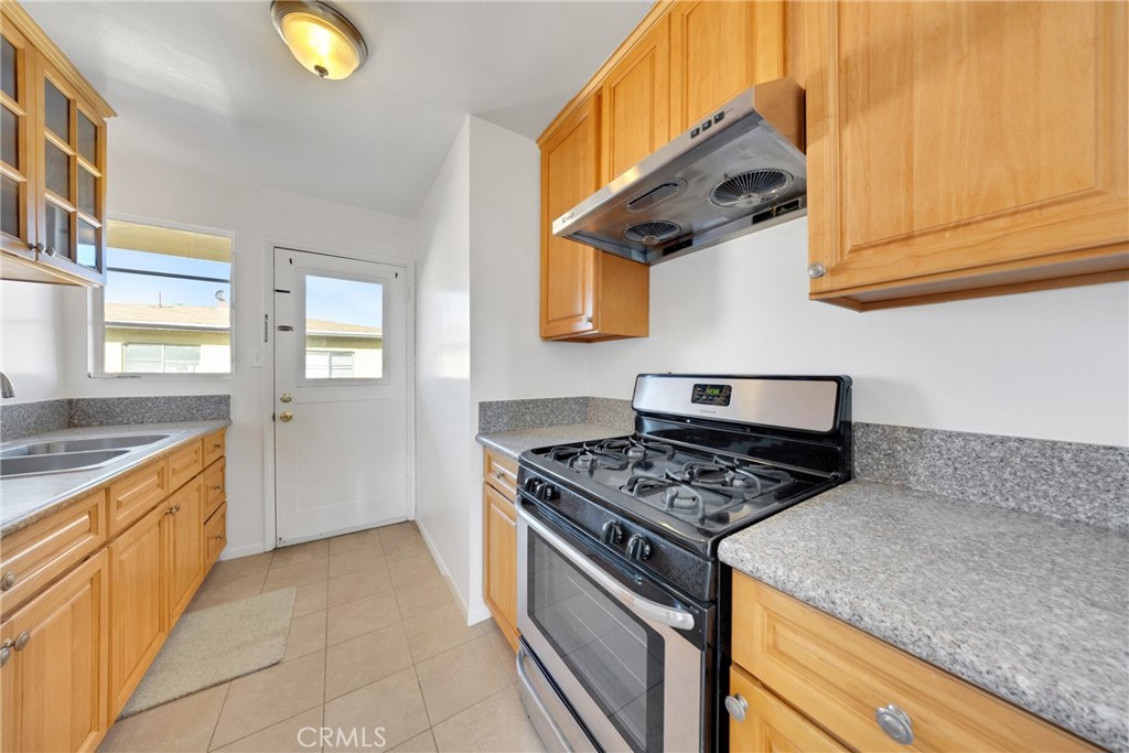 1515 W Commonwealth Avenue Property Photo 15