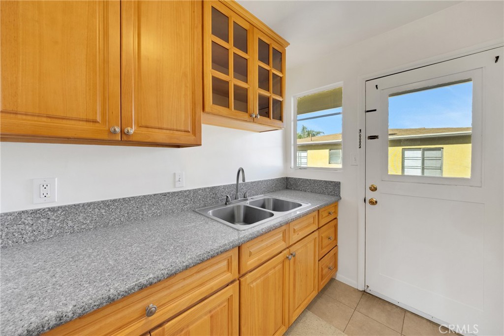1515 W Commonwealth Avenue Property Photo 18
