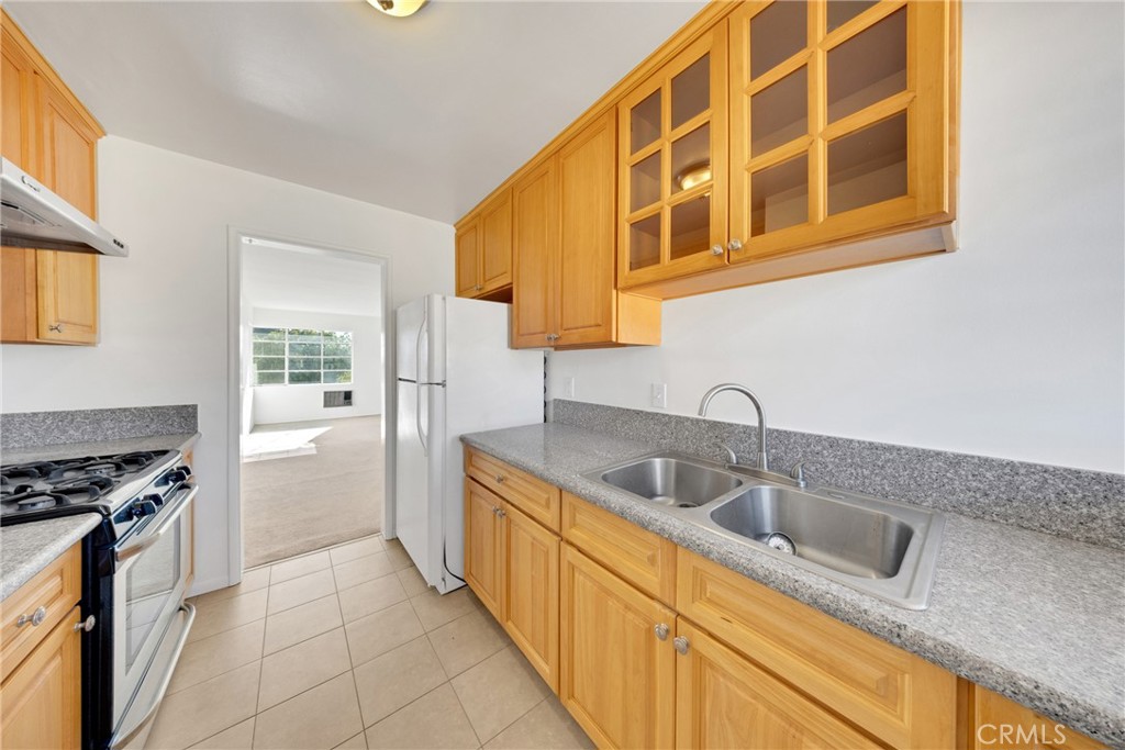 1515 W Commonwealth Avenue Property Photo 20