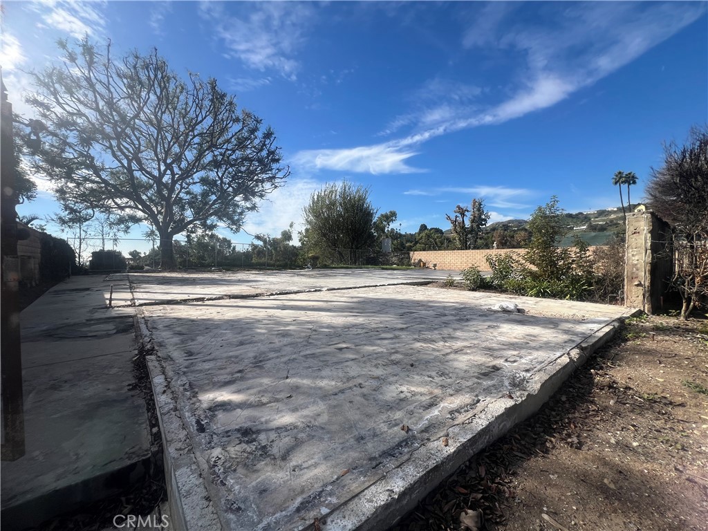 1055 Las Pulgas Property Photo 2