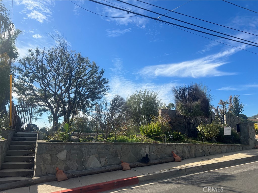1055 Las Pulgas Property Photo 3