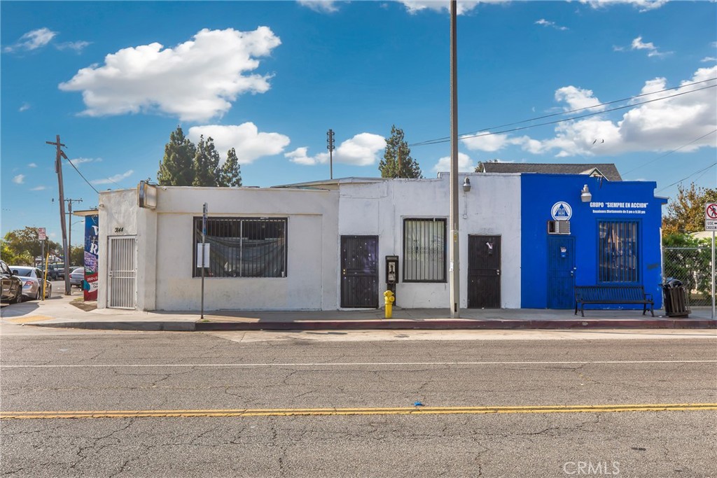3842 E 1st Street