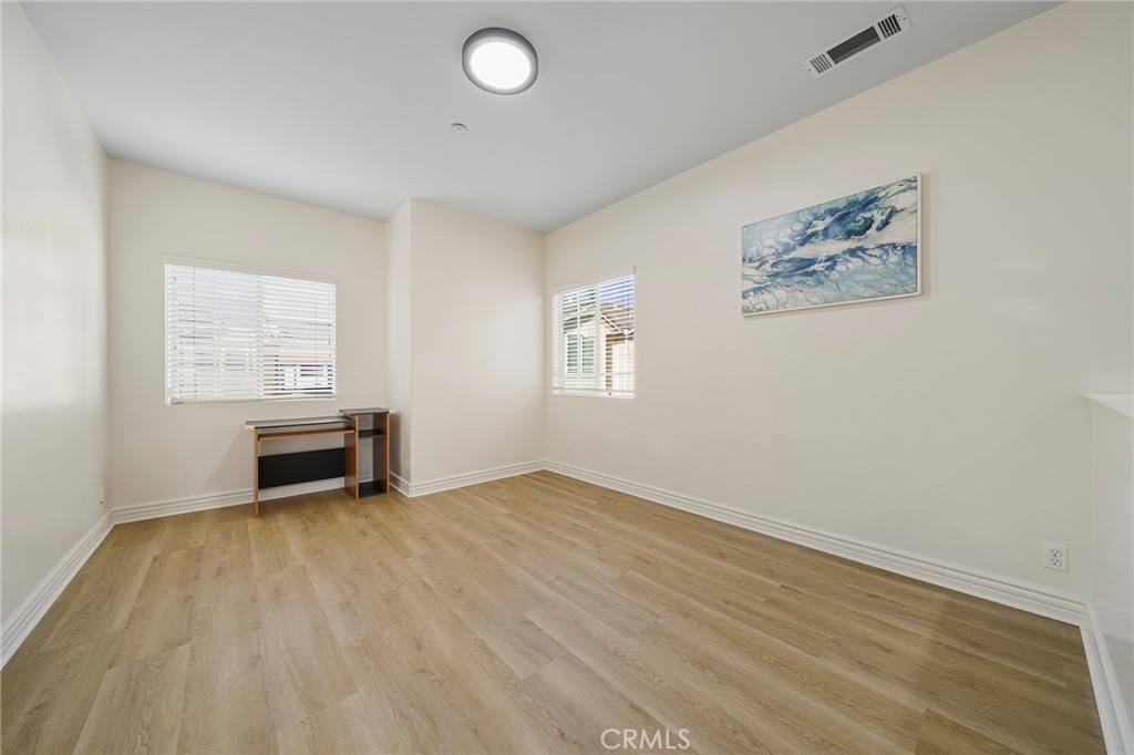 527 S 5th Ave B Property Photo 16