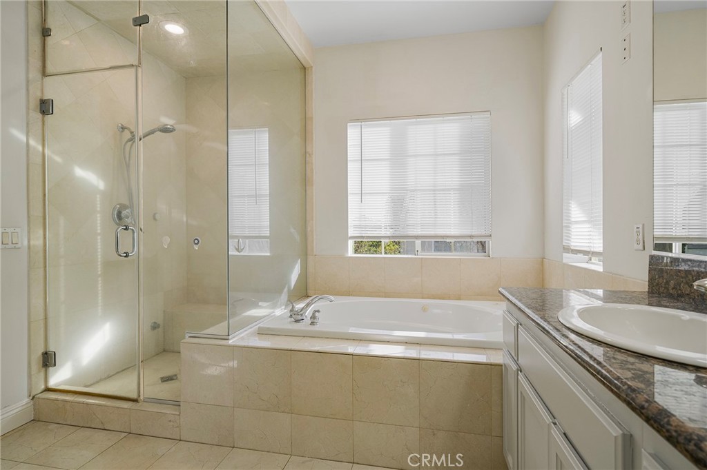 527 S 5th Ave B Property Photo 21