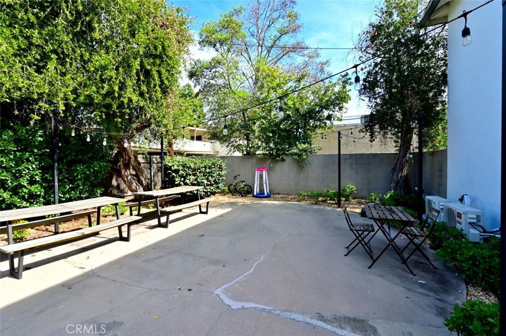521 523 E Live Oak Avenue Property Photo 15