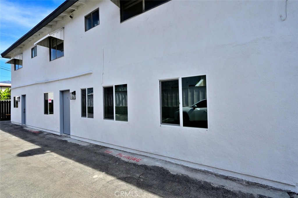 521 523 E Live Oak Avenue Property Photo 18