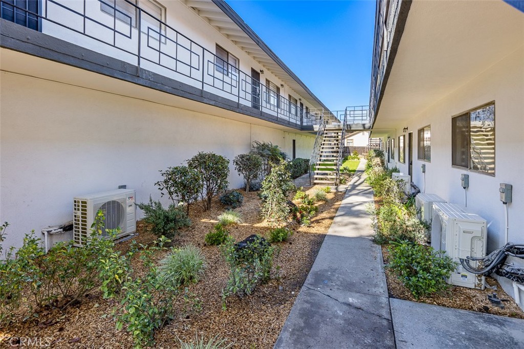 521 523 E Live Oak Avenue Property Photo 25