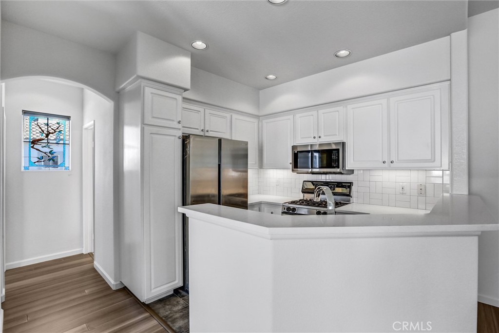 7673 Hazard Center Property Photo 14