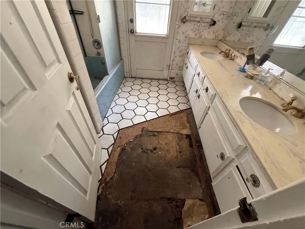 4565 David Property Photo 9