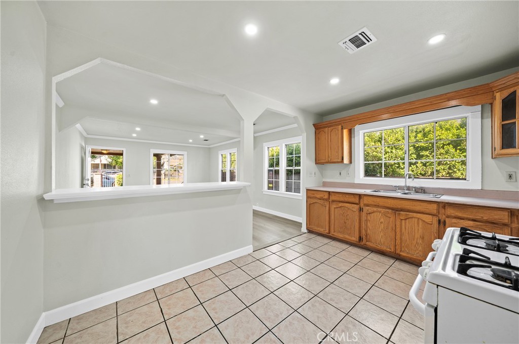 3328 Milton Street Property Photo 11
