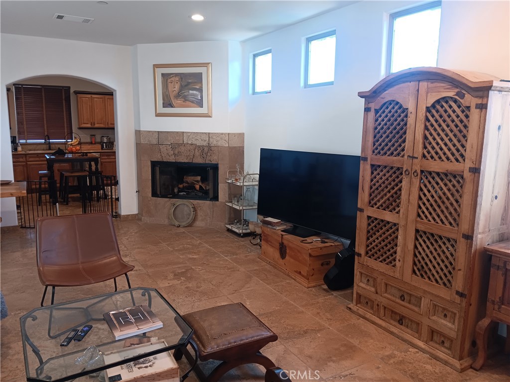 2257 Pierpont Property Photo 6