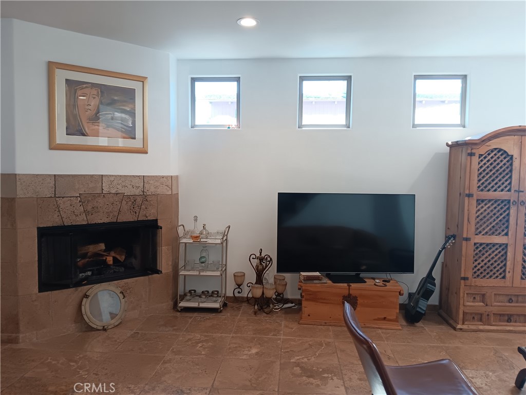 2257 Pierpont Property Photo 8