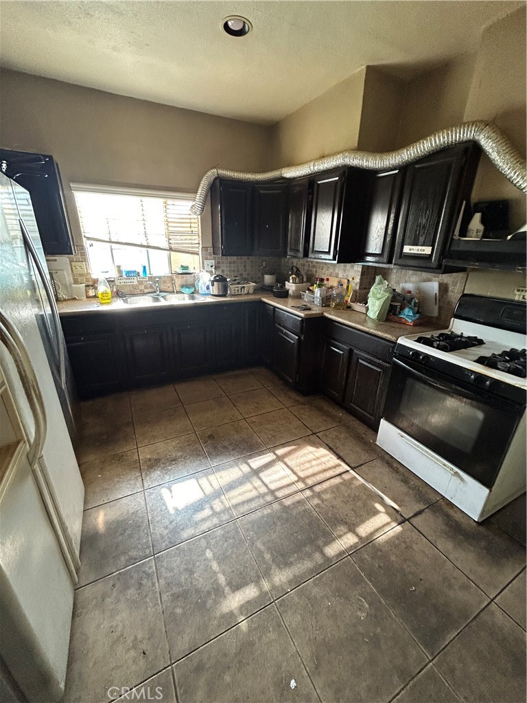 13085 5th Property Photo 7