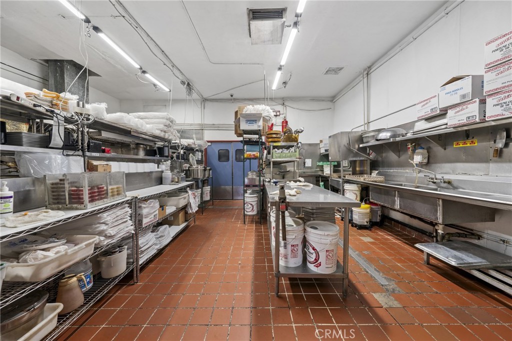 14010 Ventura Boulevard Property Photo 12