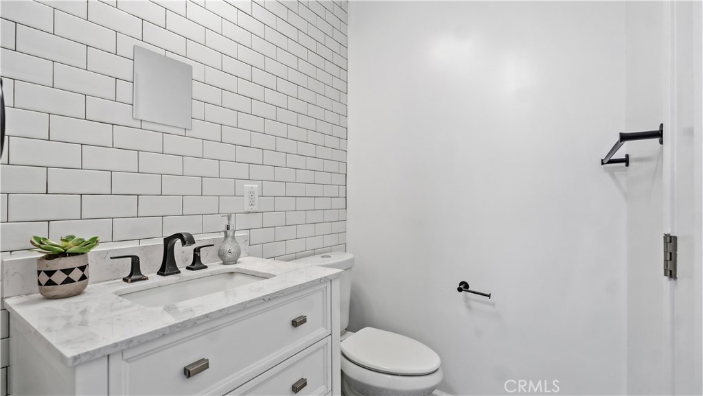 104 106 E Linda Vista Avenue Property Photo 17