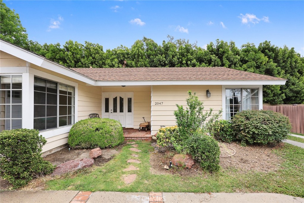 2047 E Fern Drive Property Photo 3