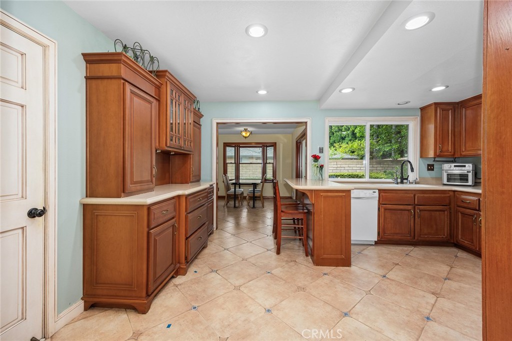 2047 E Fern Drive Property Photo 10