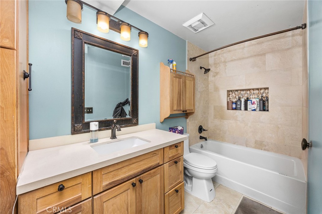 2047 E Fern Drive Property Photo 23