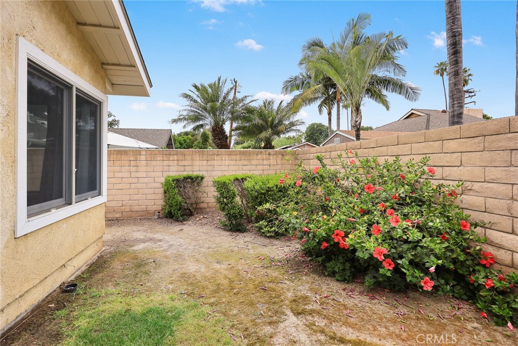 2047 E Fern Drive Property Photo 28