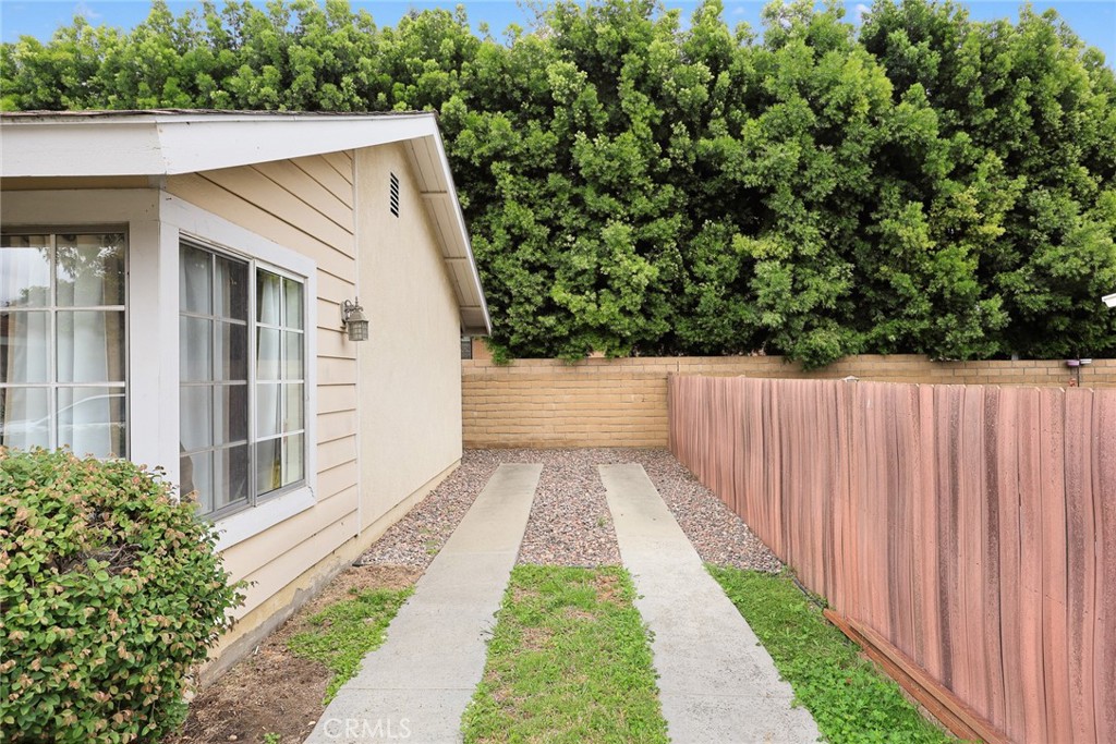 2047 E Fern Drive Property Photo 30