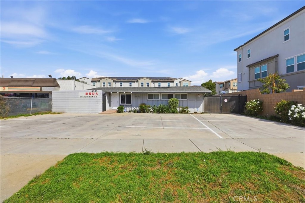 4333 E Live Oak Avenue Property Photo 4