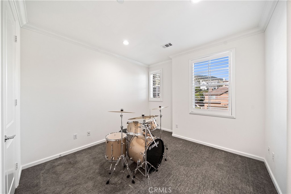 702 E Lemon Swirl Property Photo 33