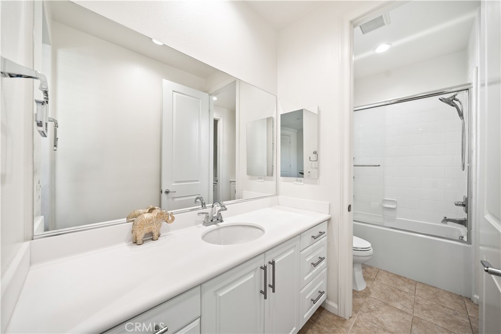 702 E Lemon Swirl Property Photo 34