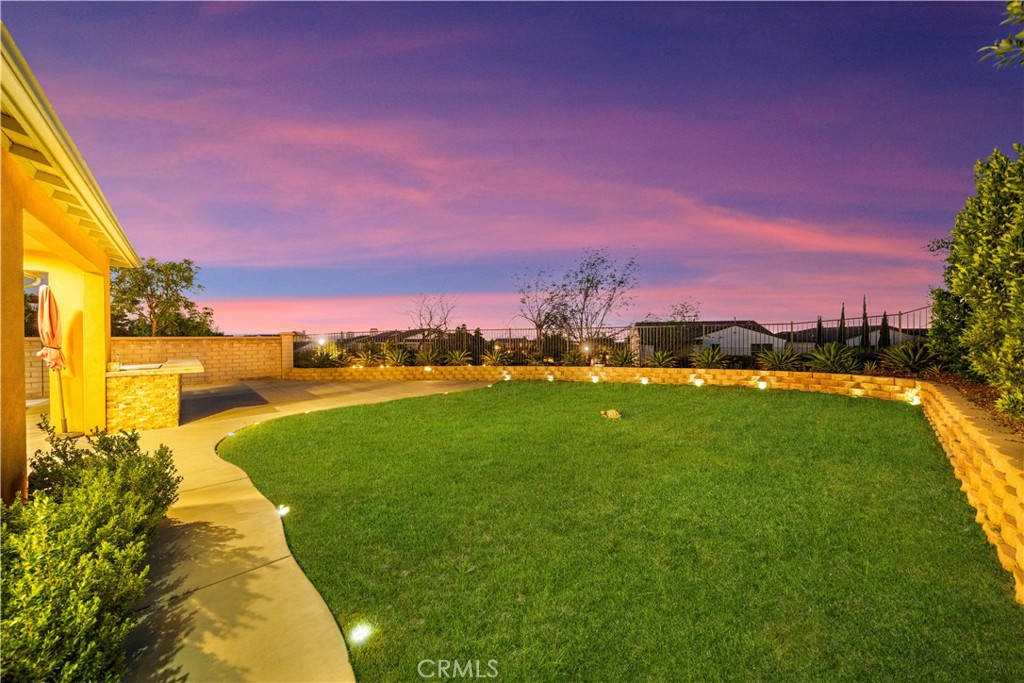702 E Lemon Swirl Property Photo 36