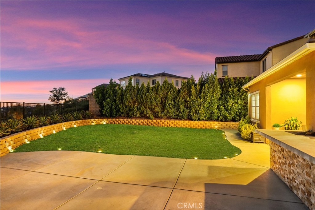 702 E Lemon Swirl Property Photo 49