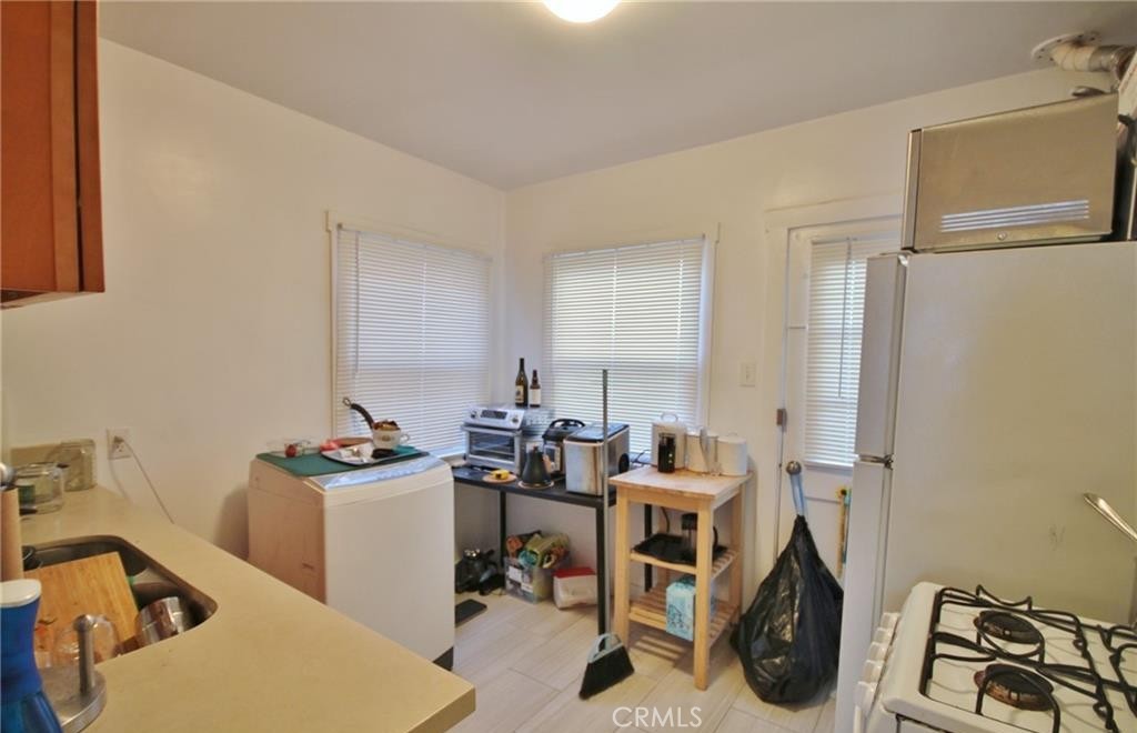 115 S Chester Avenue Property Photo 6