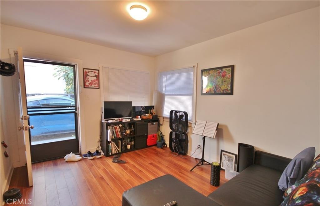 115 S Chester Avenue Property Photo 8