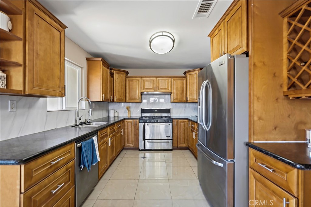 11641 Bryant Property Photo 18