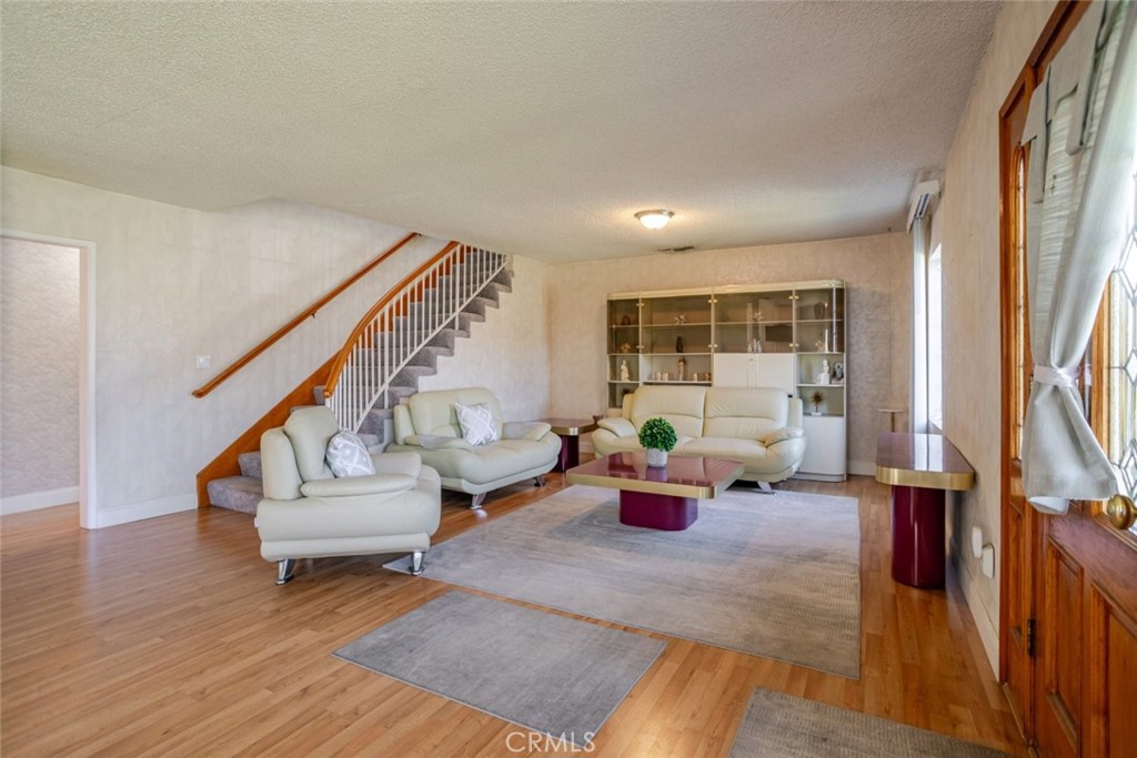 4040 Lynd Avenue Property Photo 5