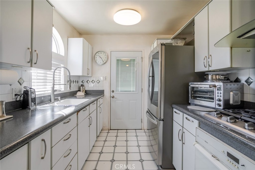 4040 Lynd Avenue Property Photo 11