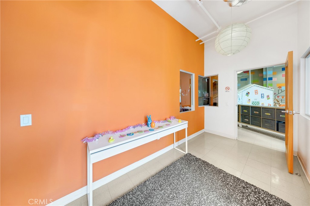 1124 Mission Property Photo 3