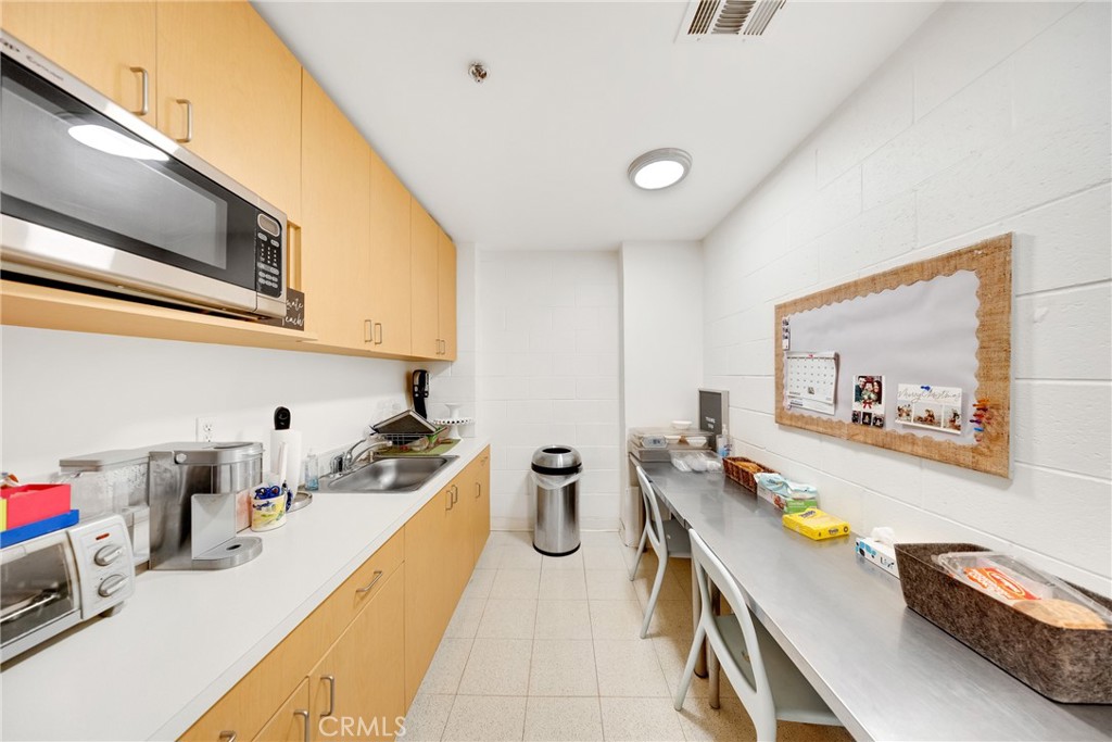 1124 Mission Property Photo 17