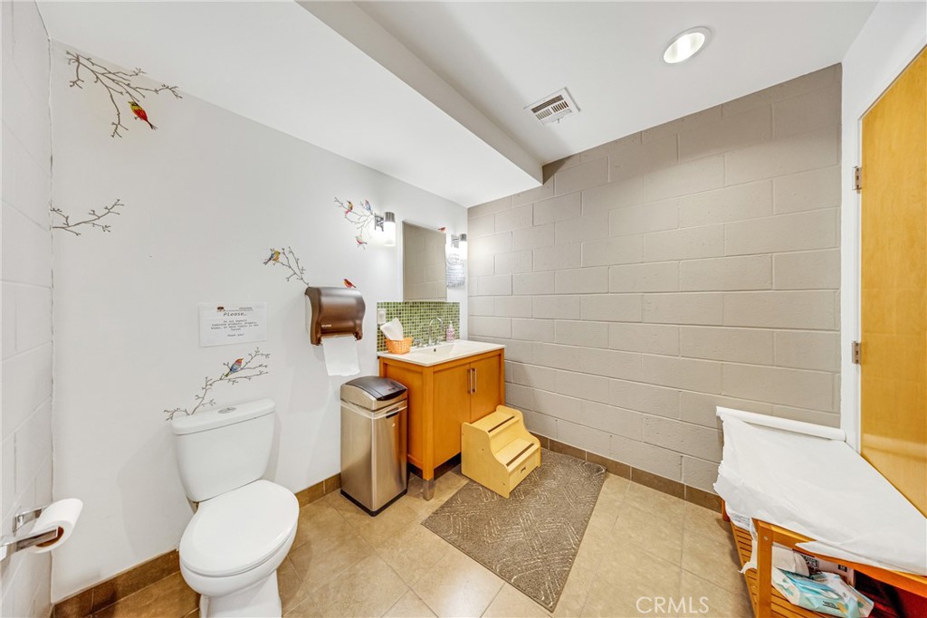 1124 Mission Property Photo 59