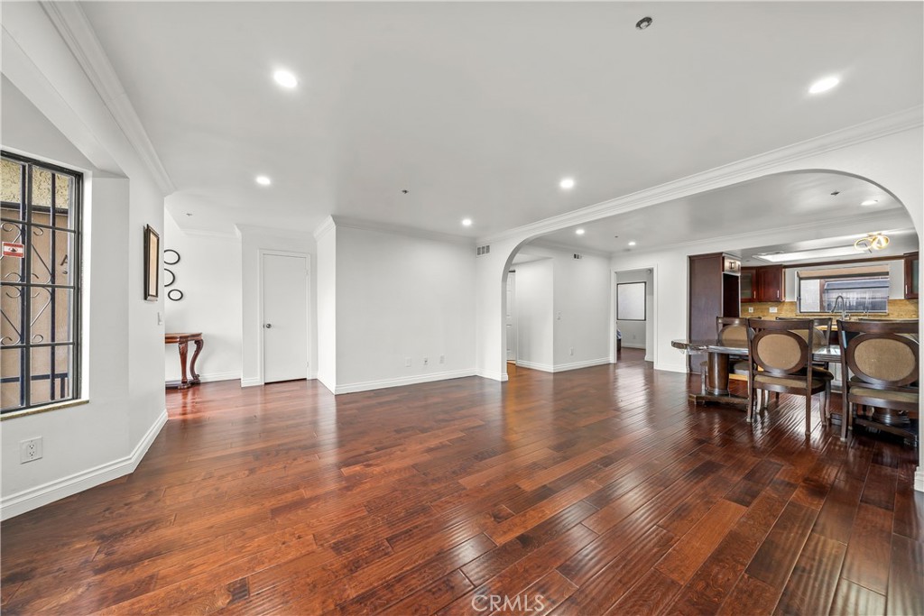 438 E Newmark Avenue A Property Photo 4