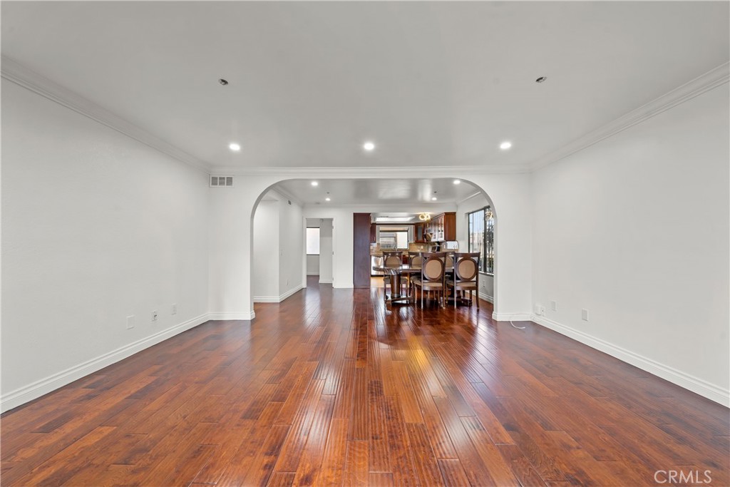 438 E Newmark Avenue A Property Photo 6