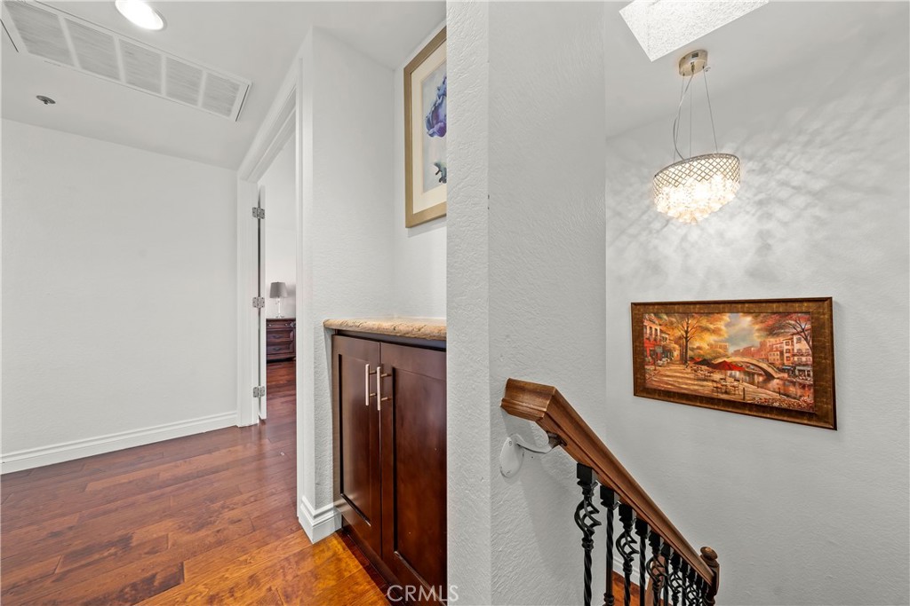 438 E Newmark Avenue A Property Photo 18
