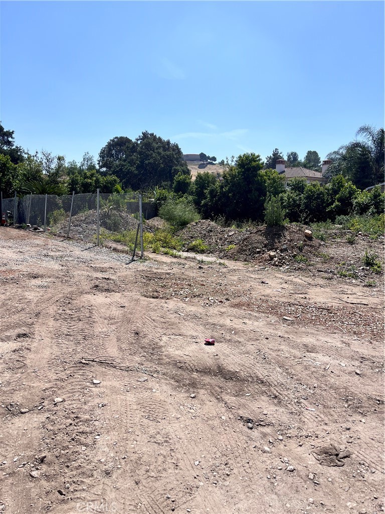 740 N Amelia Avenue Property Photo 3