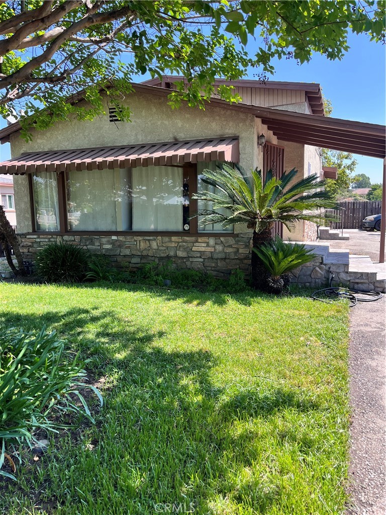 740 N Amelia Avenue Property Photo 4