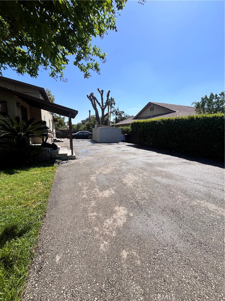 740 N Amelia Avenue Property Photo 8