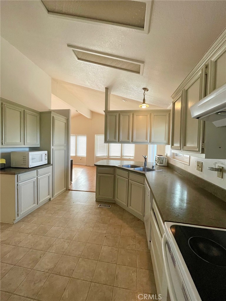 4867 Lakeville Property Photo 11