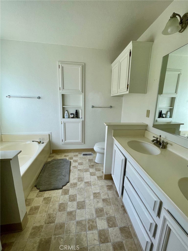 4867 Lakeville Property Photo 16